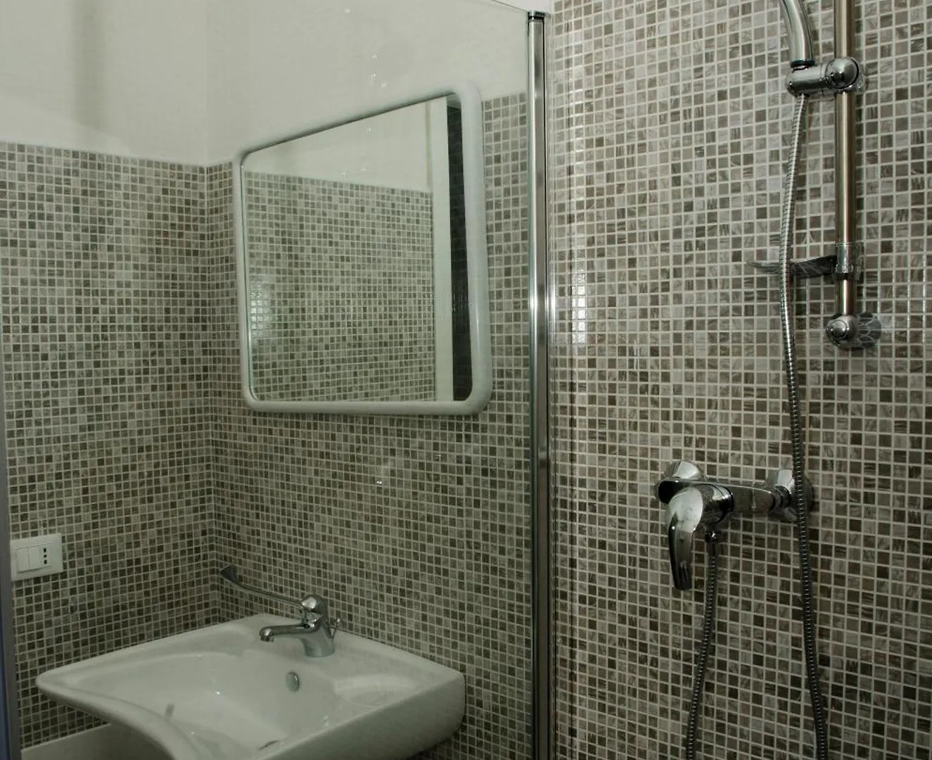 Ostello Meet Gardalake Hostel Peschiera del Garda