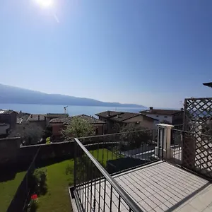 https://la-petite-maison-gargnano.it-lombardy.com