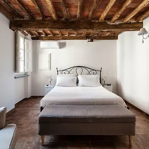 https://residenza-i-pini.it-tuscanyhotel.com