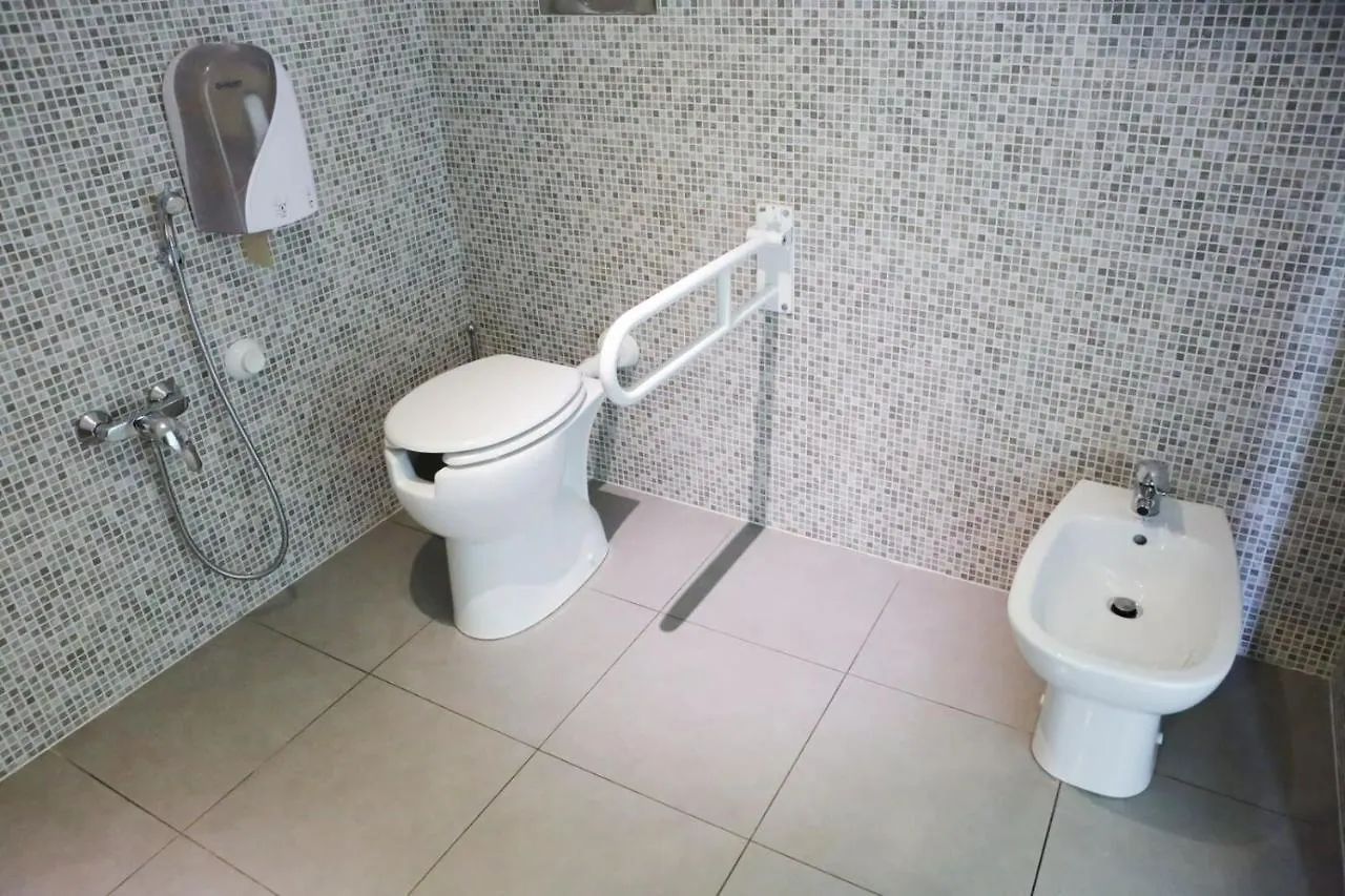 Ostello Meet Gardalake Hostel Peschiera del Garda Italy