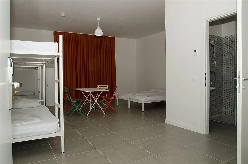 Ostello Meet Gardalake Hostel Peschiera del Garda Itália