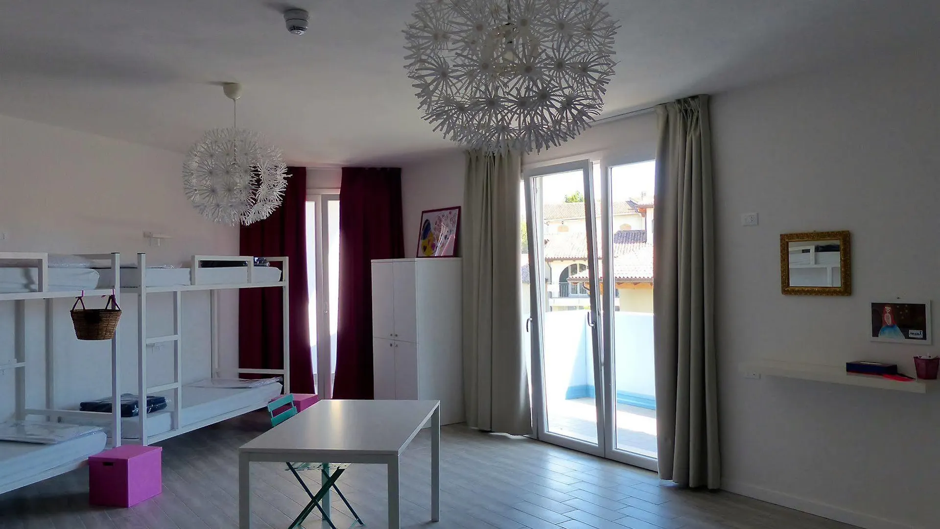 Ostello Meet Gardalake Hostel Peschiera del Garda Itália